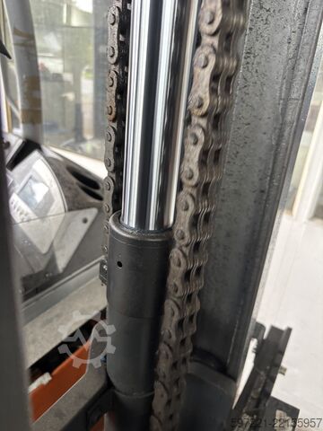 Reach Trucks Still FM-X10