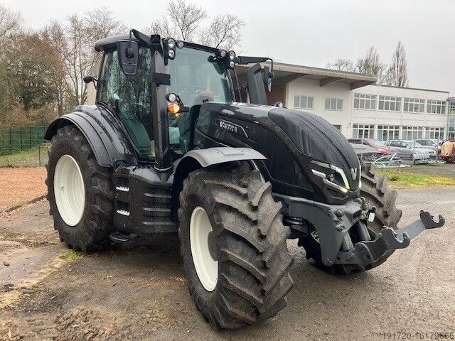 Tractors (haulers) Valtra T235 V 2A1