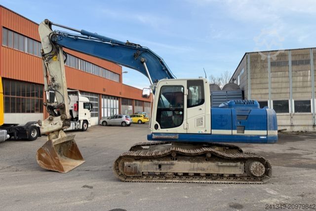 Chain excavator KOMATSU PC210LC-8 Oilquick 2x Schaufeln