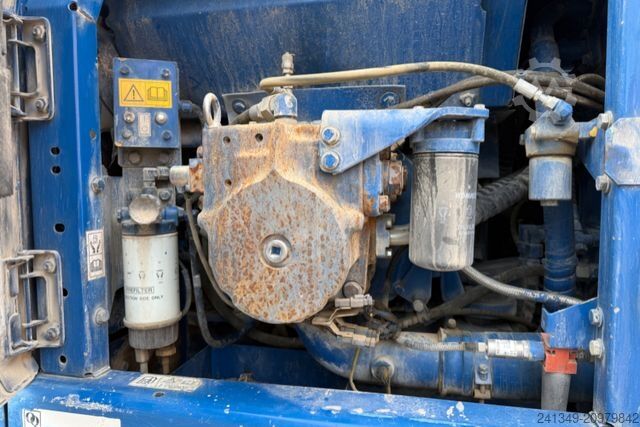 Chain excavator KOMATSU PC210LC-8 Oilquick 2x Schaufeln