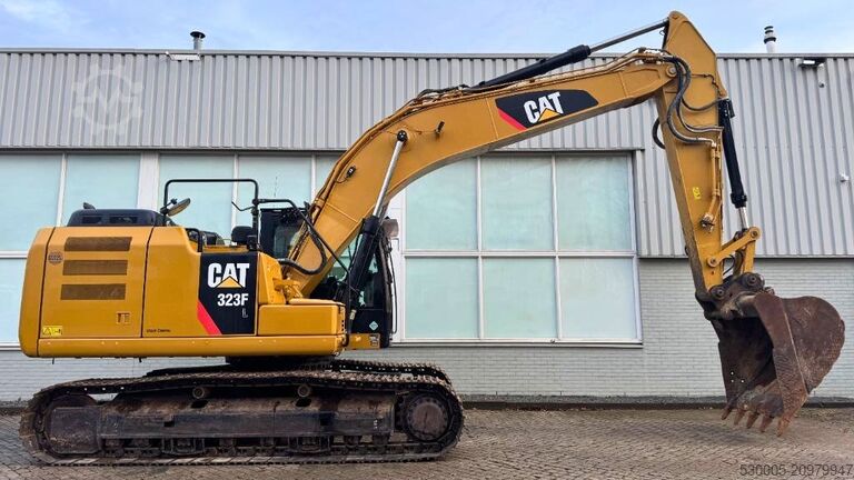Crawler excavator CAT 323 F L      2017
