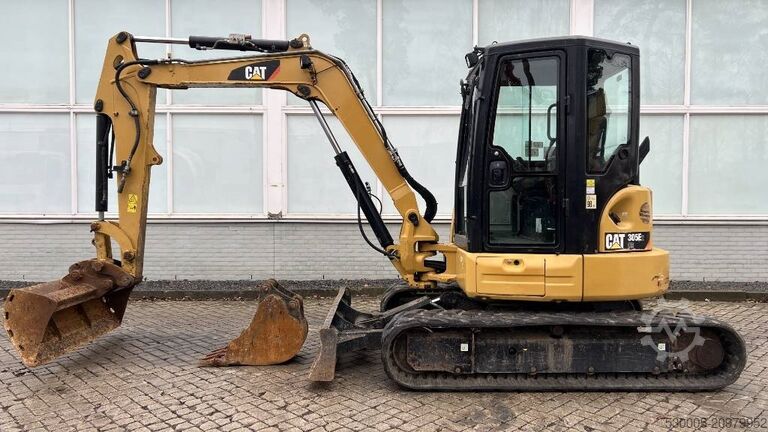 Mini excavator CAT 305 E2 CR