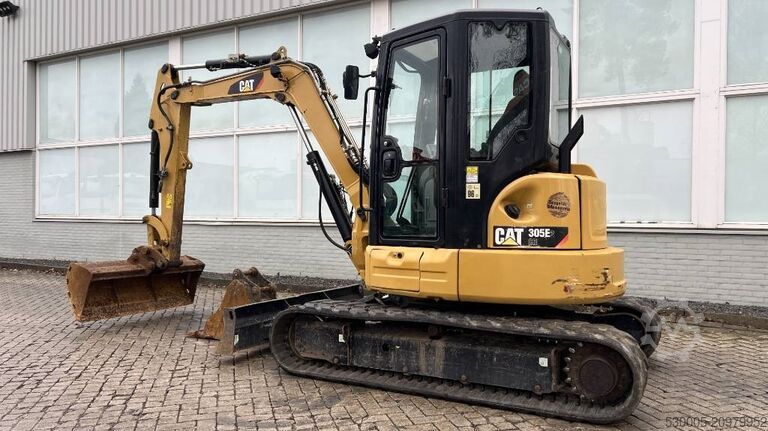 Mini excavator CAT 305 E2 CR