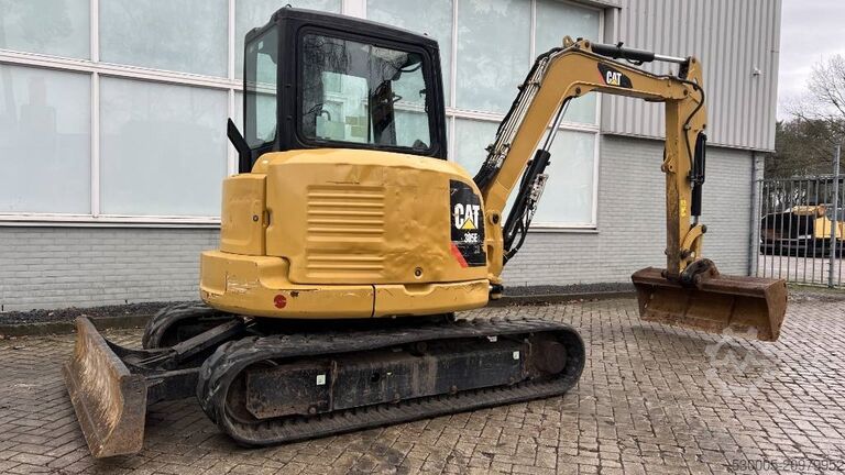 Mini excavator CAT 305 E2 CR