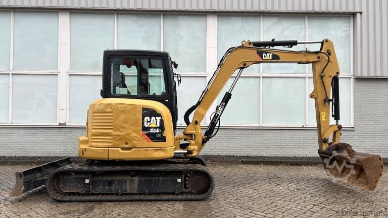 Mini excavator CAT 305 E2 CR
