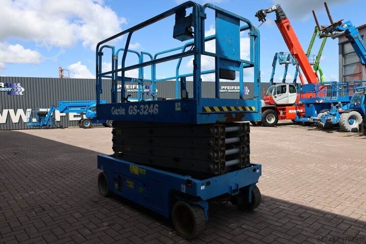 Scissor lift Genie GS3246 Electric, Working Height 11.75 m, 318kg Cap