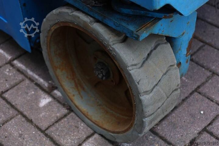 Scissor lift Genie GS3246 Electric, Working Height 11.75 m, 318kg Cap