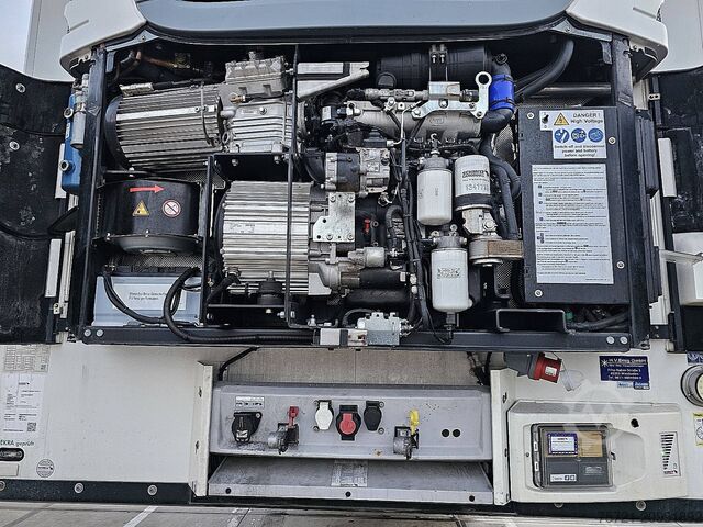 Kühl-/Tiefkühltransport SCHMITZ SKO 24