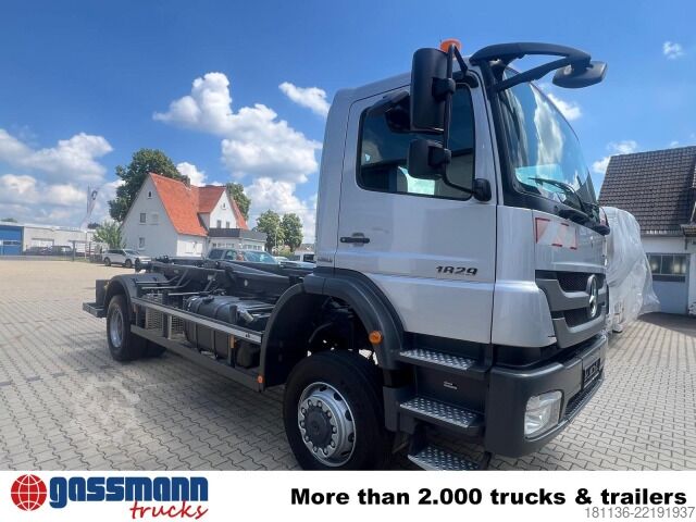Abrollkipper Mercedes-Benz Axor 1829 A 4x4
