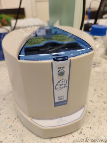 Laboratory centrifuge LABNET MPS 1000, Mini Plate Spinner
