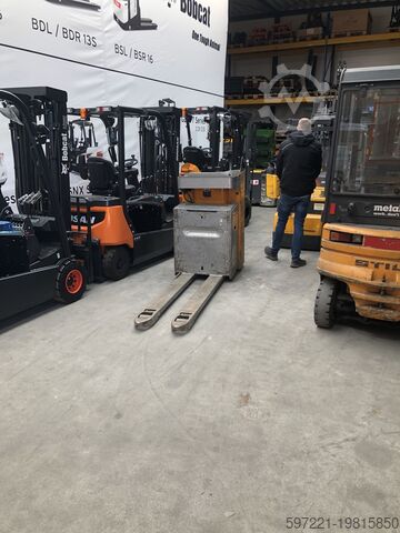 Electric Pallet Trucks Still SXH 20