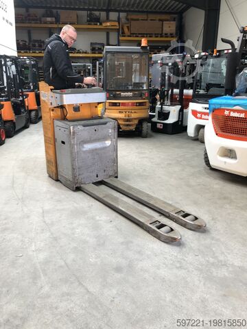 Electric Pallet Trucks Still SXH 20
