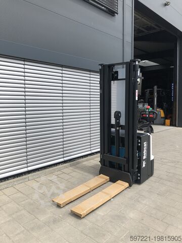 Pallet Stackers Bobcat BSL16N-7i Lithium Triplex Initalhub