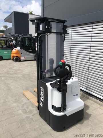 Pallet Stackers Bobcat BSL16N-7i Lithium Triplex Initalhub