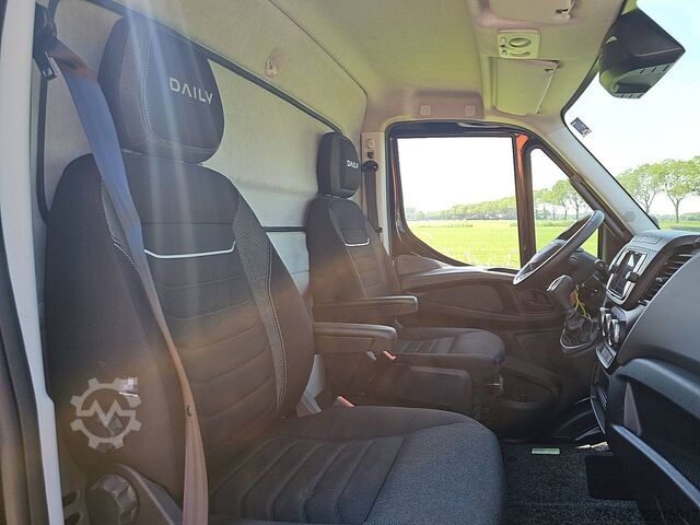 Koffer IVECO DAILY 40C18 3.0ltr ac aut EURO6