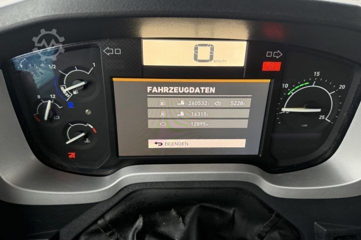 Standard tractor unit Renault T520 6x2 Kipphydraulik / Swiss-Vehicle