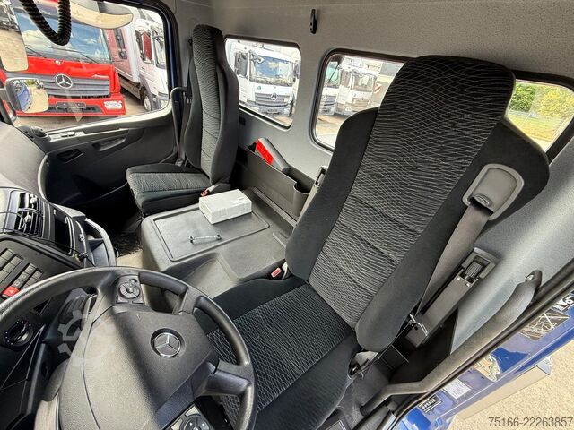 Pick-up van MERCEDES-BENZ ATEGO 821 L Pritsche 5 m*Klima+Luft HA+2 X AHK
