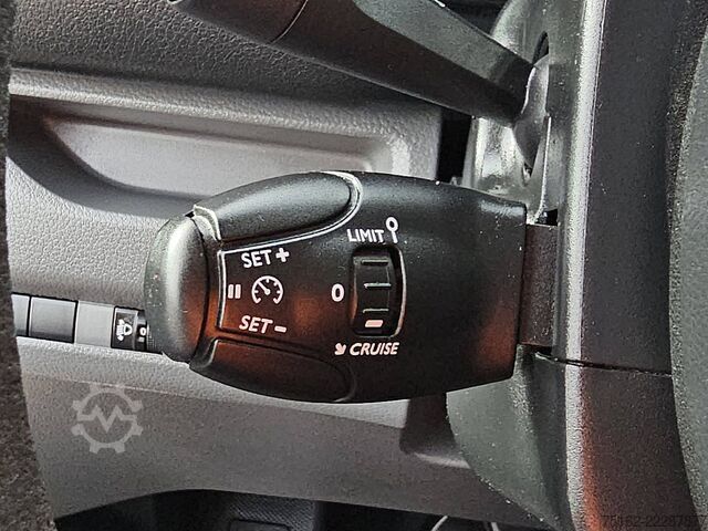 High-roof van PEUGEOT EXPERT 1.6 ac 3-zits EURO6