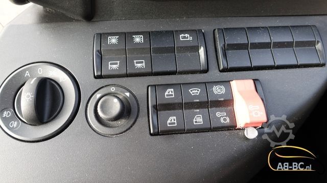 Motor coach MERCEDES-BENZ Tourismo RHD, 55 Sitze, Euro 6