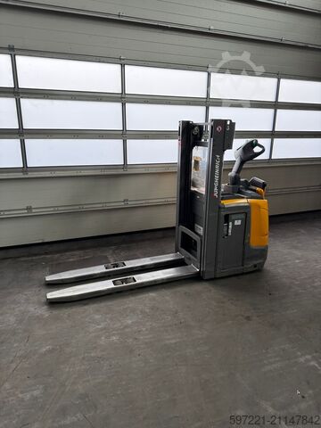 Palettenstapler Jungheinrich ERC 214 KP Lithium
