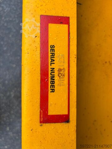 Scherenhebebühne JCB S2646E