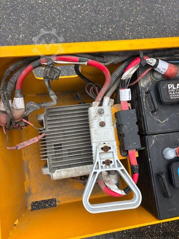 Scherenhebebühne JCB S2646E