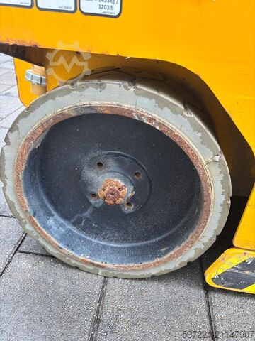 Scherenhebebühne JCB S2646E