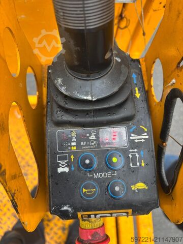 Scherenhebebühne JCB S2646E