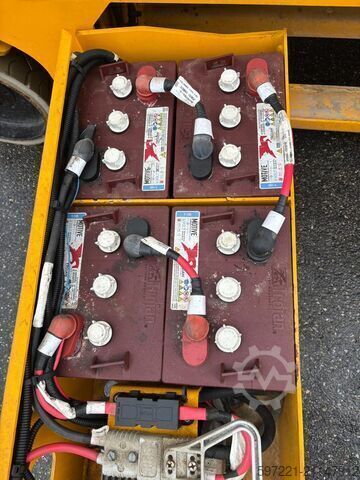 Scissor lift JCB S2632E