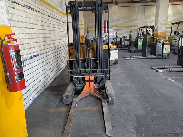 Forklift Toyota 7FBR15