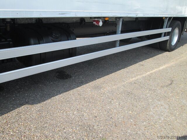 Refrigerated truck DAF LF 280 *2xMaxi Carrier XXL-Kühlkoffer 8.85m*LBW*