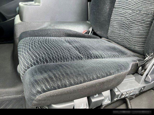 Transporter Fahrgestell MERCEDES-BENZ Atego 823 L Koffer 7,30m* LBW 1to*Klima*Alu*TOP