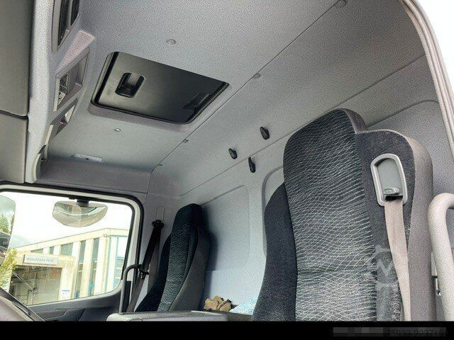 Transporter Fahrgestell MERCEDES-BENZ Atego 823 L Koffer 7,30m* LBW 1to*Klima*Alu*TOP