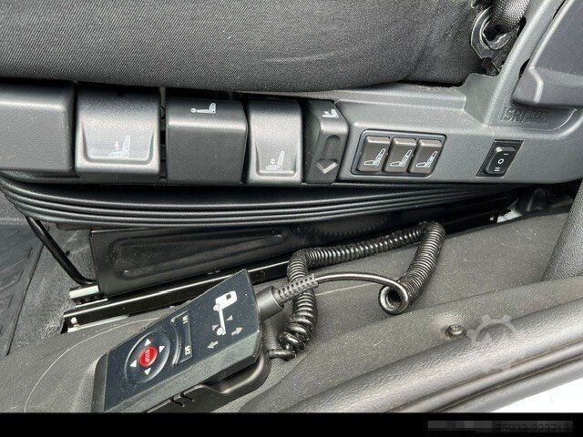Transporter Fahrgestell MERCEDES-BENZ Atego 823 L Koffer 7,30m* LBW 1to*Klima*Alu*TOP