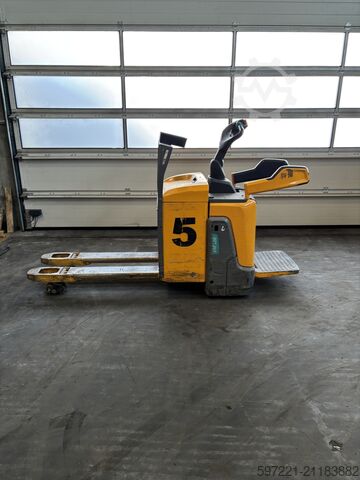 Elektrische Niederhubwagen Jungheinrich ERE 120