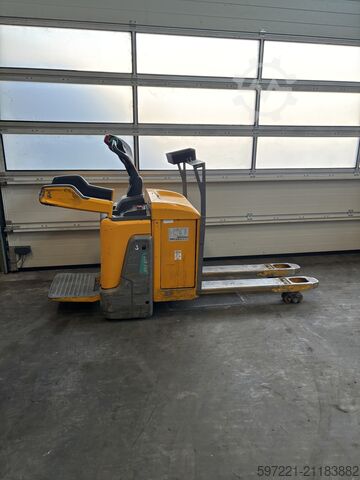 Elektrische Niederhubwagen Jungheinrich ERE 120