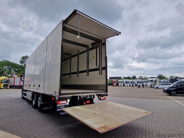 Suitcase Volvo FH 13.460 6X2 - full air - WB600 - Leather seat...