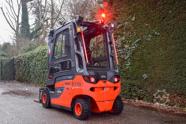 Gabelstapler Linde E25-01 Li ion Triplex