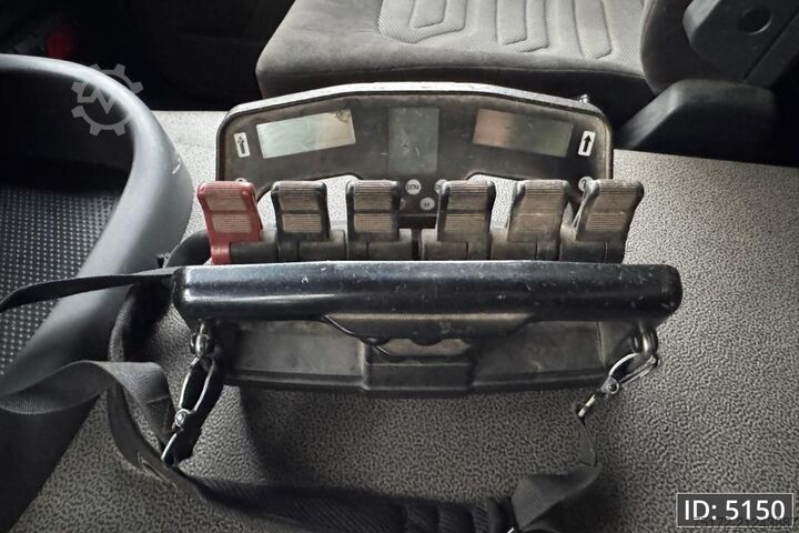 Kranwagen DAF CF 85.410 SC, Euro 5, 8x2 / Hiab 422 EP5 + Radi...