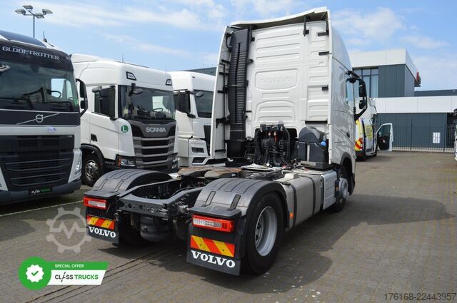Standard tractor unit VOLVO FH 500 Globetrotter XL Varios