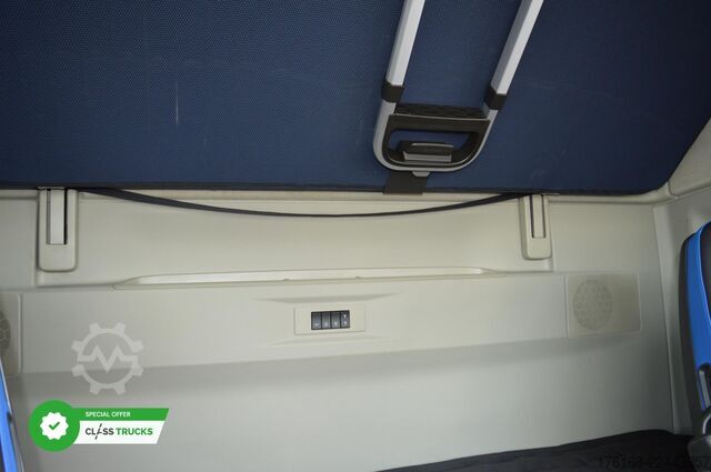 Standard tractor unit VOLVO FH 500 Globetrotter XL Varios