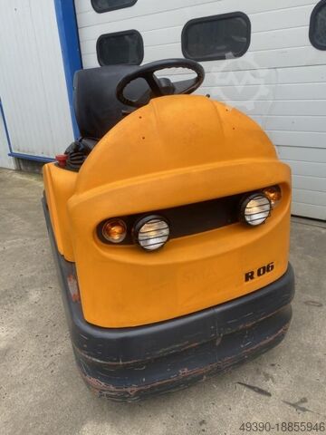 Elektro Zugfahrzeug, Schlepper für Routenzug, 3-Rad Schlepper, Elektro Zugmaschine, Elektroschlepper STILL R06