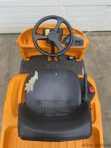 Electric towing vehicle, tugger for tugger train, 3-wheel tractor, electric tow tractor, electric tu STILL R06