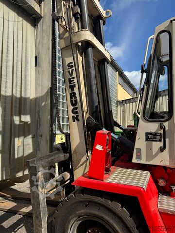 Schwerlaststapler SVETRUCK Ljungby, Sweden