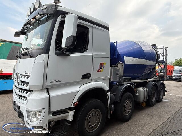 Mixer Mercedes-Benz Arocs 3748 8x4 Reduction axles, Liebherr 9m3