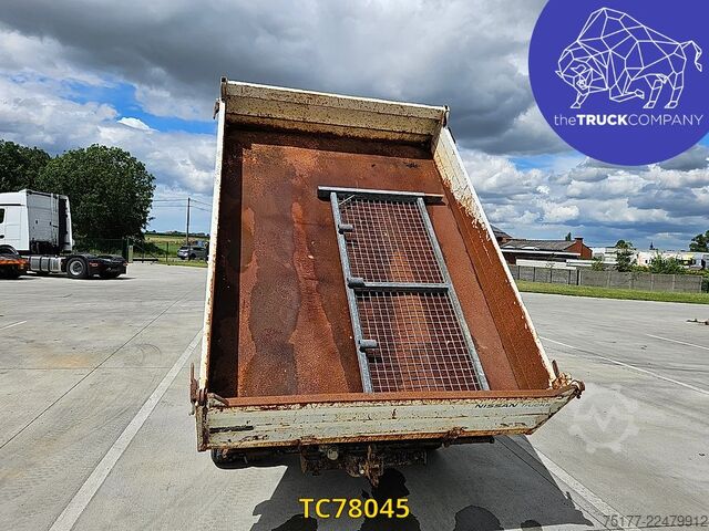 Tipper Nissan Cabstar 120cv dc benne
