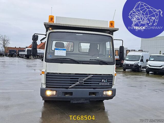 Chassis with cab Volvo FLC