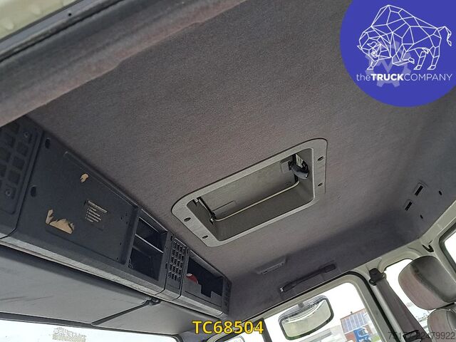 Chassis with cab Volvo FLC