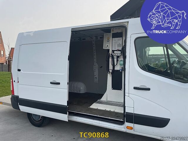 Lifting platform Renault Master 145.35 Nacelle