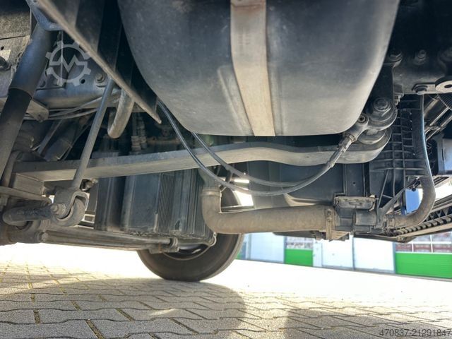 Transporter mit Koffer MAN TGL 8.160 / Seitentür / LBW